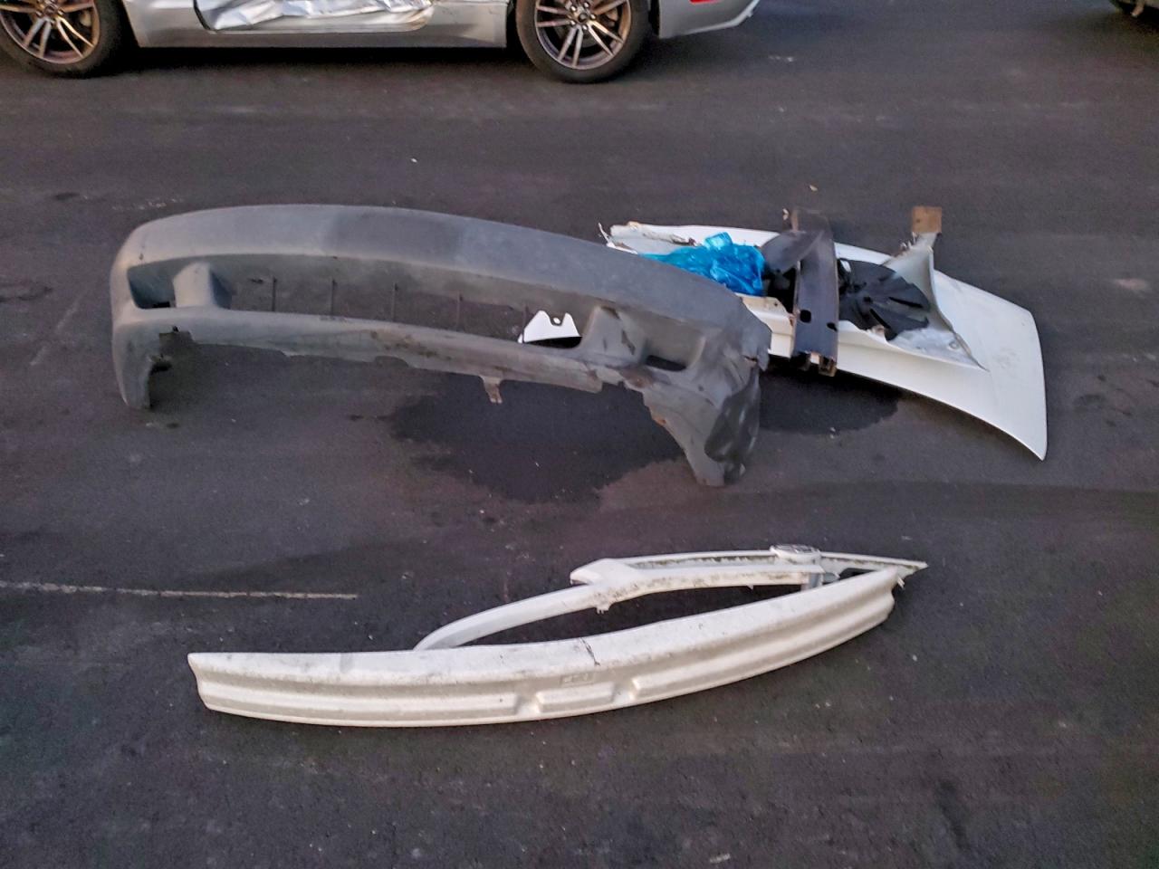 2000 Toyota Sienna Le VIN: 4T3ZF13C2YU228011 Lot: 94192355