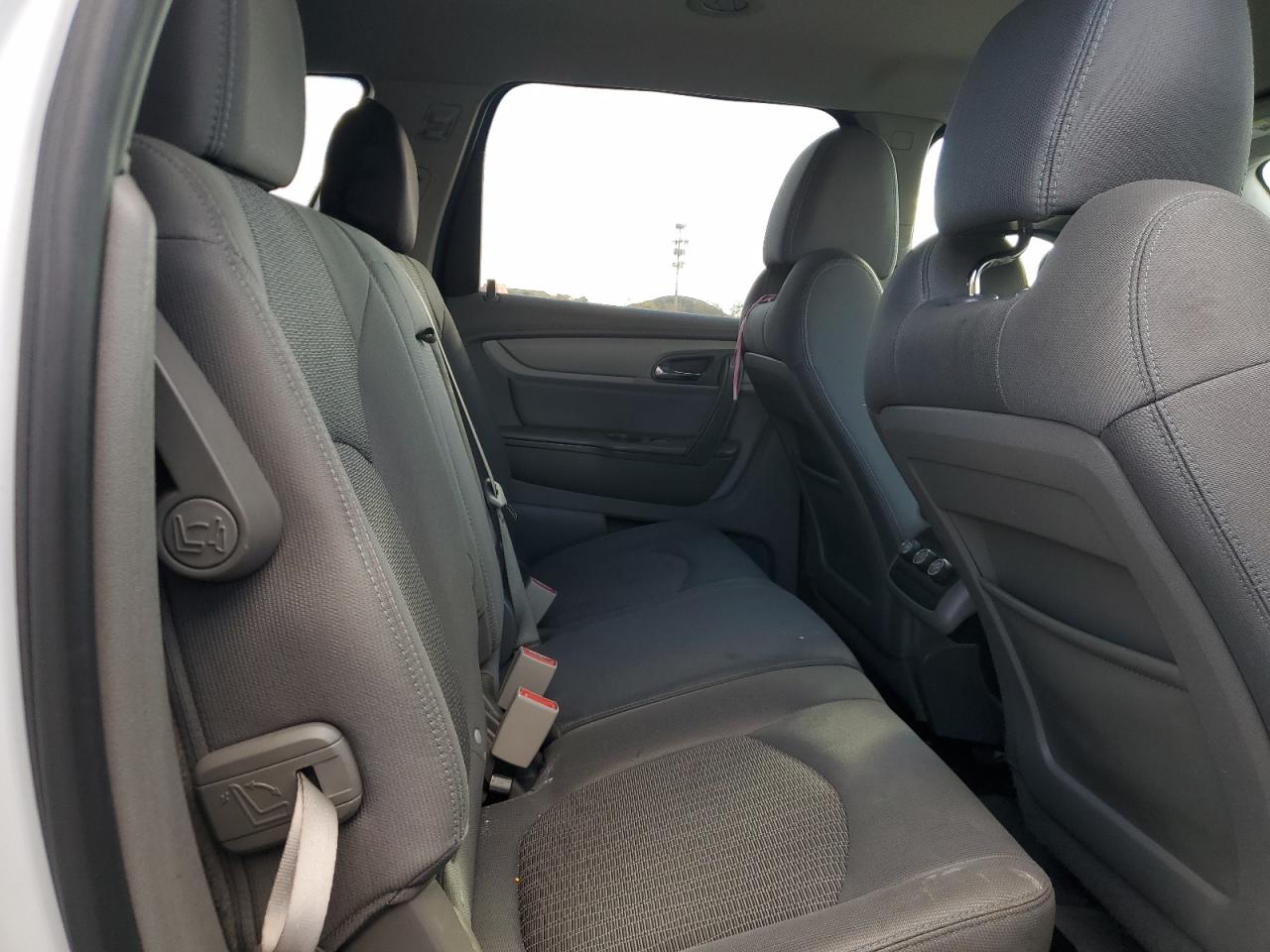 2017 Chevrolet Traverse Ls VIN: 1GNKRFED6HJ351957 Lot: 92702935