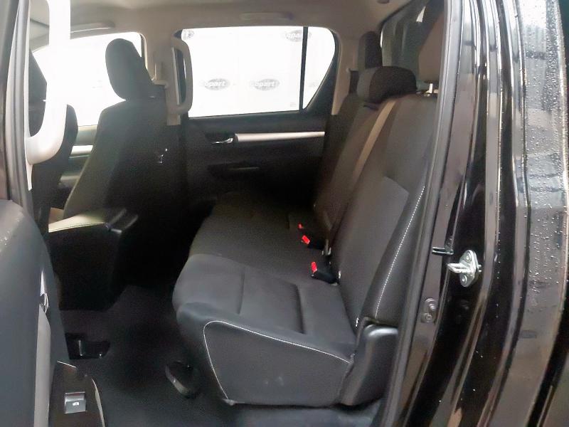 2021 TOYOTA HILUX INVINCIBLE D/CAB PICK UP 2.8 D-4D AUTO