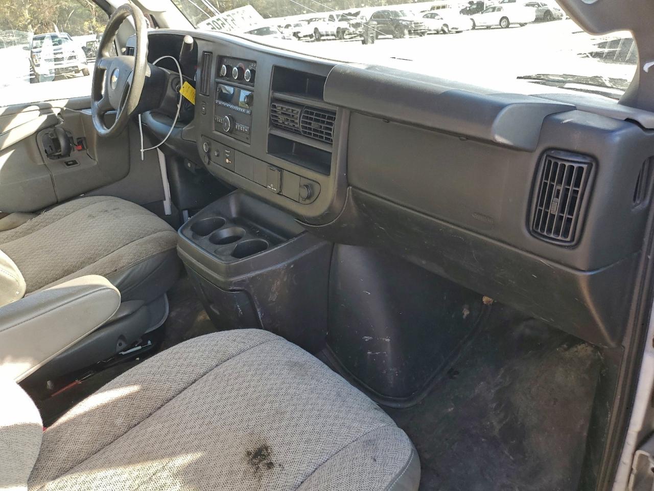 2017 Chevrolet Express G2500 VIN: 1GCWGAFG2H1120114 Lot: 93751595