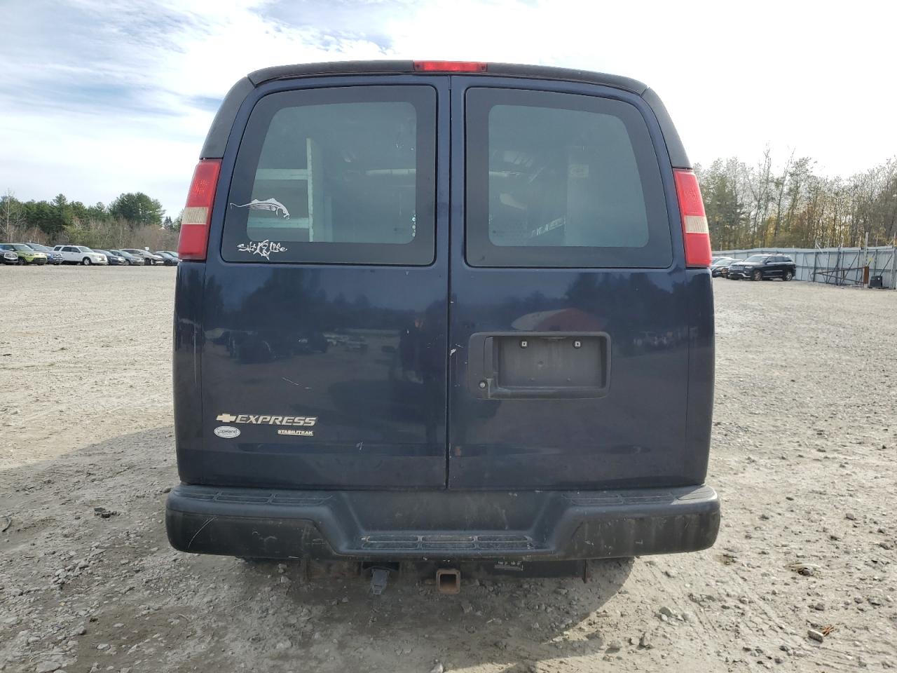 2015 Chevrolet Express G2500 VIN: 1GCWGFCF8F1132385 Lot: 91759035