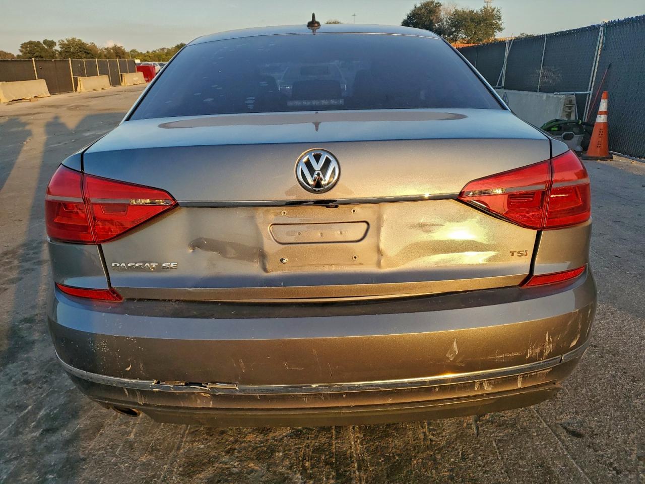 2016 Volkswagen Passat Se VIN: 1VWBS7A36GC042585 Lot: 93821465