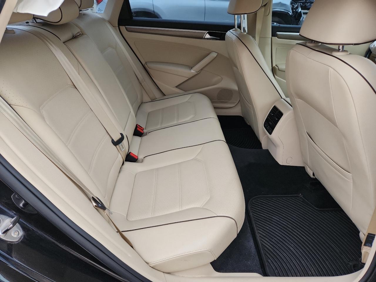 2018 Volkswagen Passat Se VIN: 1VWBA7A37JC000159 Lot: 93765055