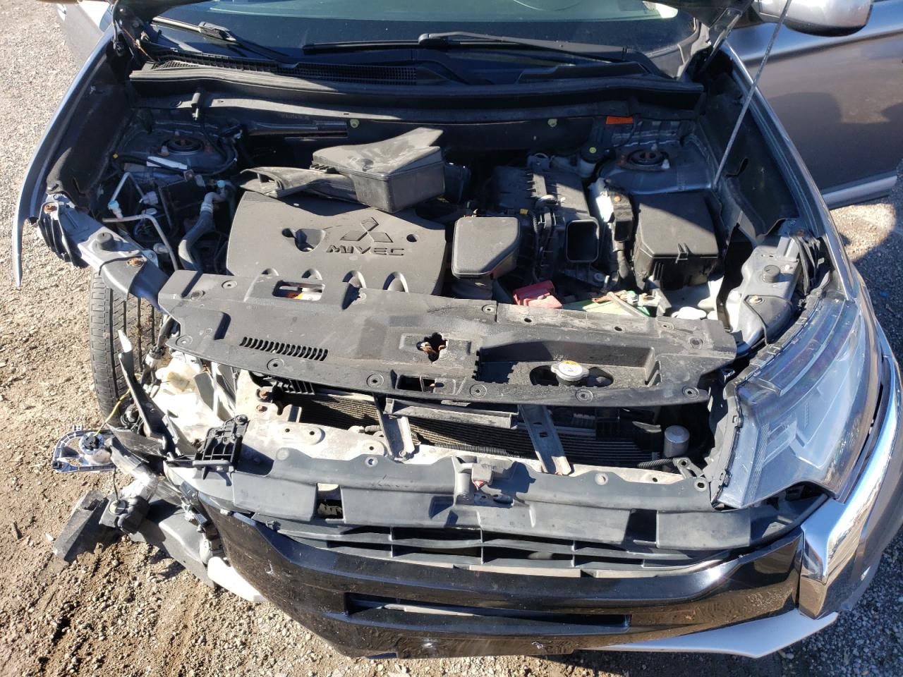 2016 Mitsubishi Outlander Es VIN: JA4AZ2A37GZ604045 Lot: 90583025