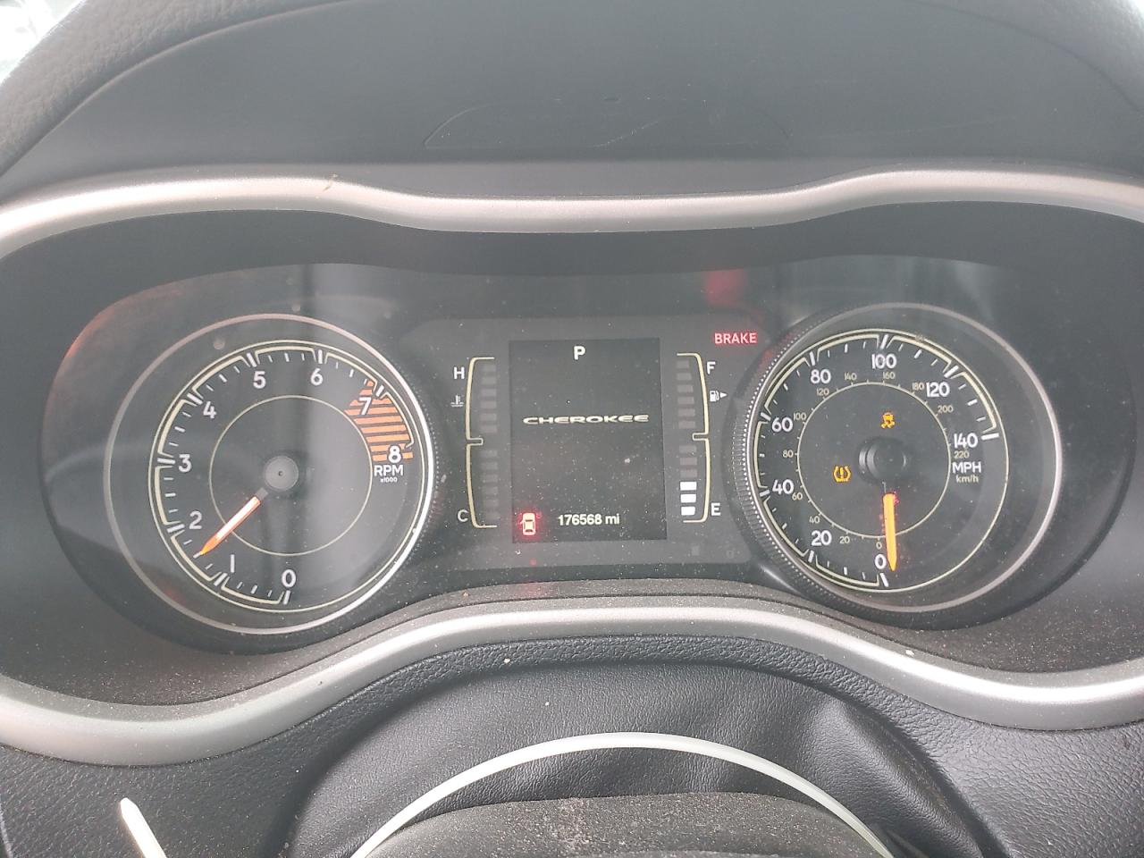 2018 Jeep Cherokee Latitude Plus VIN: 1C4PJLLX0JD534244 Lot: 92100235