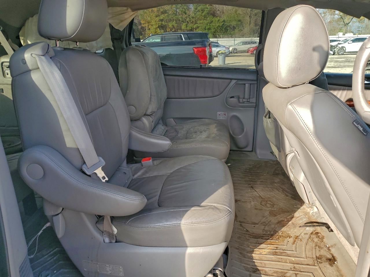 2010 Toyota Sienna Xle VIN: 5TDYK4CC8AS342174 Lot: 94334475