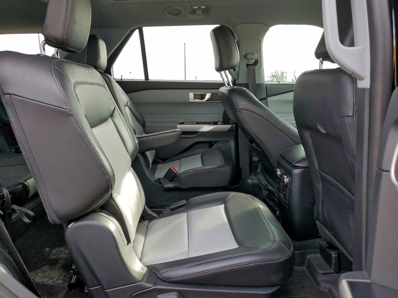 2022 Ford Explorer Xlt VIN: 1FMSK8DH6NGC25776 Lot: 92804305