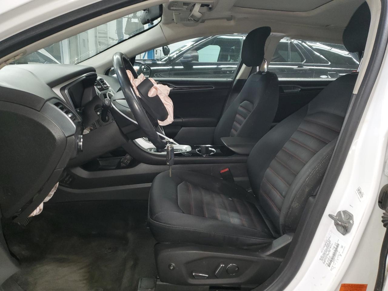 2015 Ford Fusion Se Hybrid VIN: 3FA6P0LU4FR147148 Lot: 92434885