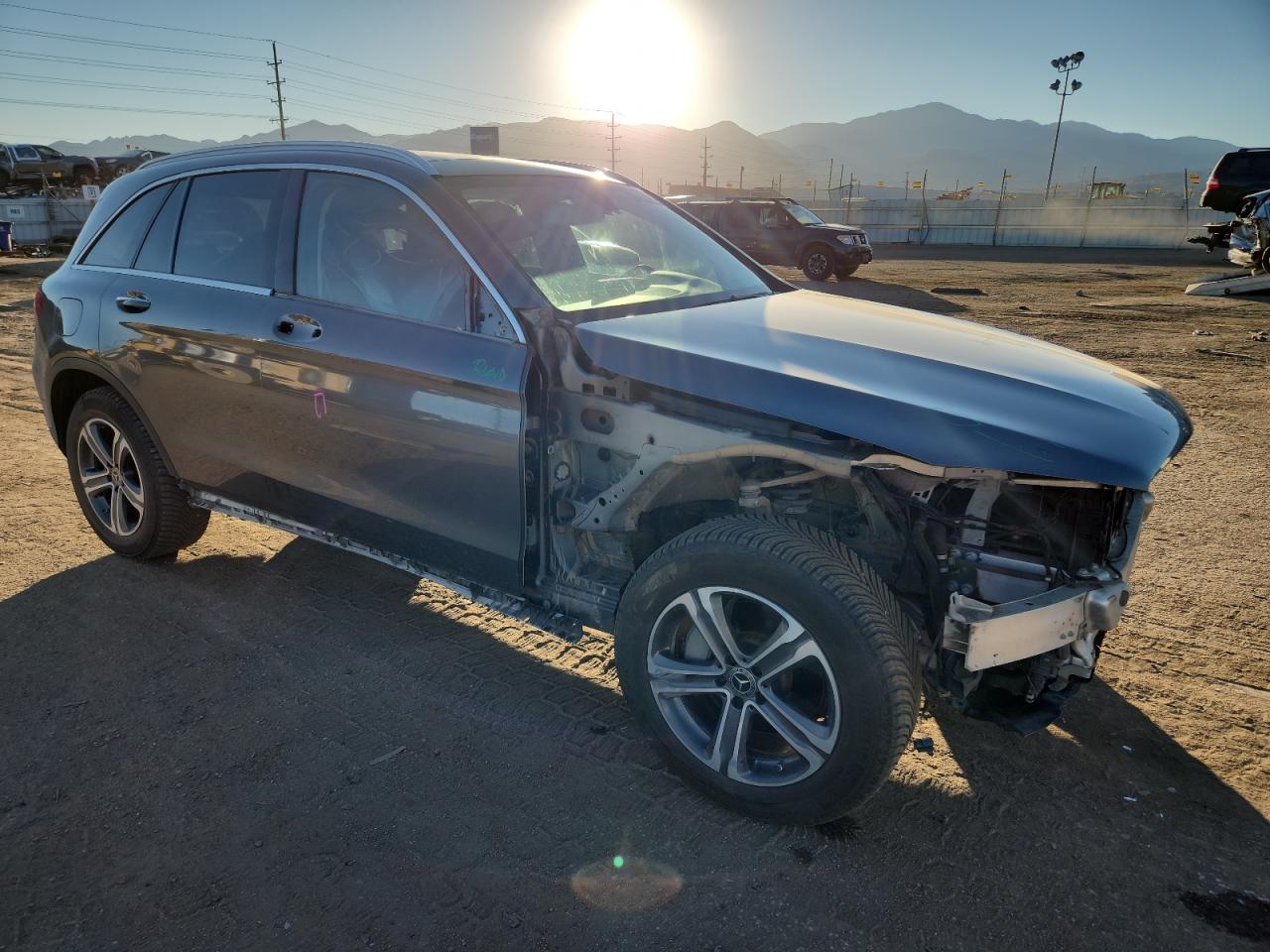 Фото: WDC0G4KB2JV089389