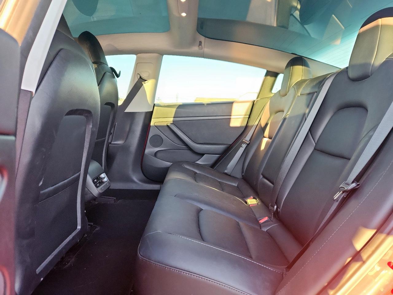 2022 Tesla Model 3 VIN: 5YJ3E1EBXNF323799 Lot: 92209465