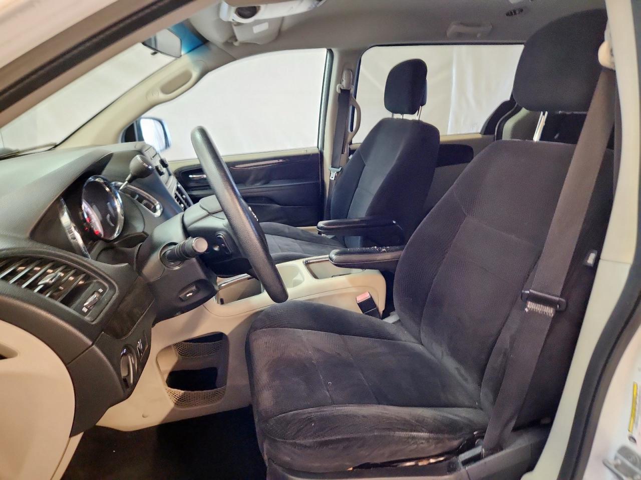 2014 Dodge Grand Caravan Sxt VIN: 2C4RDGCG7ER127757 Lot: 92672745