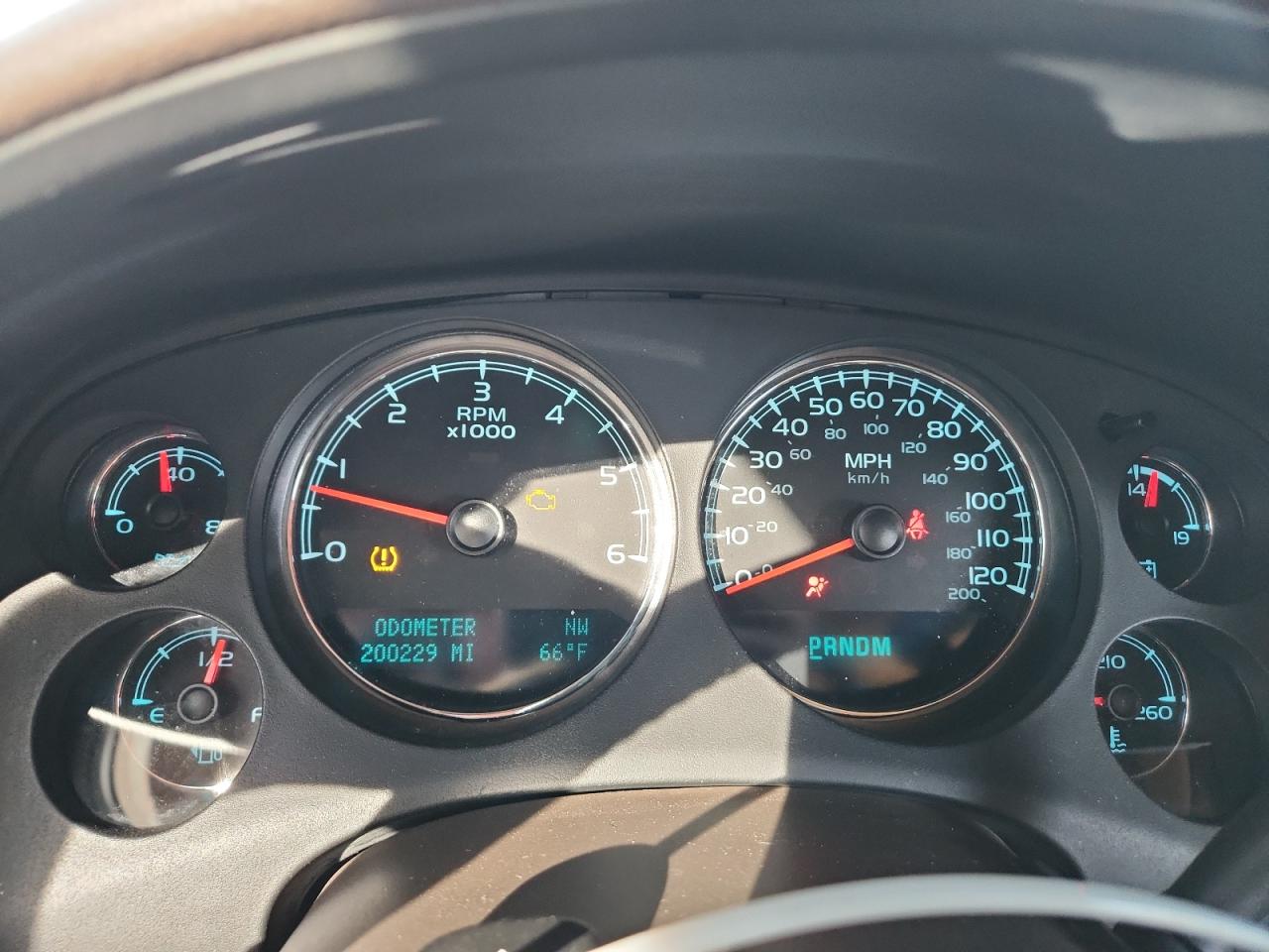 2011 Chevrolet Tahoe C1500 Lt VIN: 1GNSCBE06BR197752 Lot: 91828135