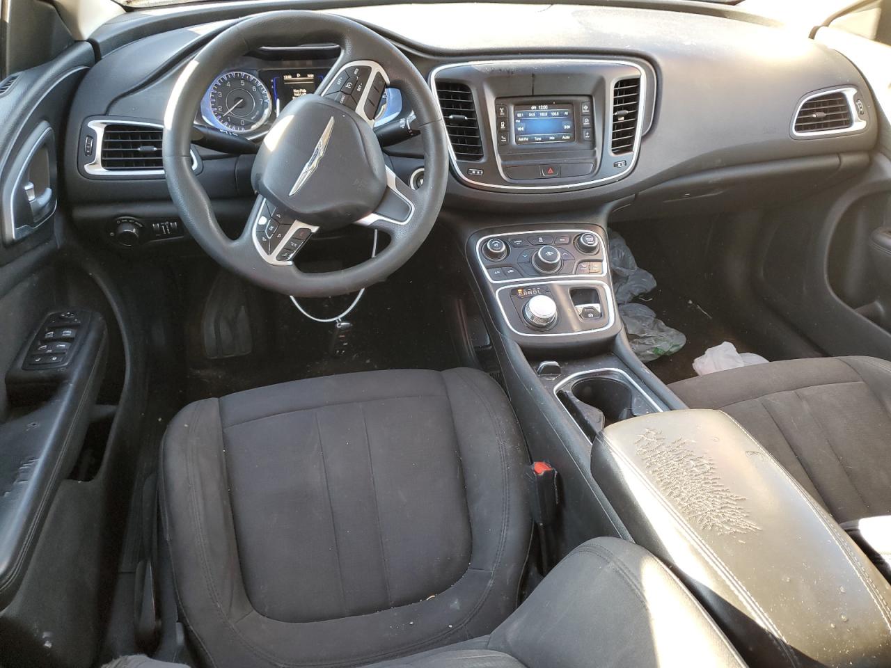 2015 Chrysler 200 Limited VIN: 1C3CCCAB2FN693823 Lot: 92912475