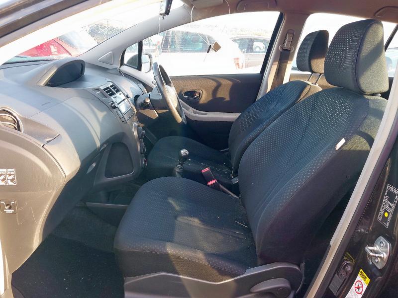 2011 TOYOTA YARIS 1.33 VVT-I TR 5DR [6]