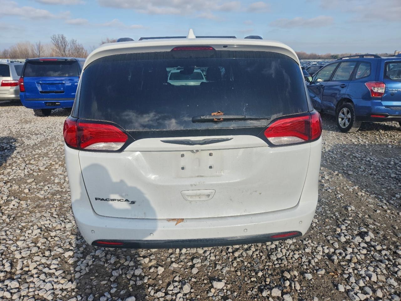 2018 Chrysler Pacifica Touring L VIN: 2C4RC1BG9JR354279 Lot: 92369195