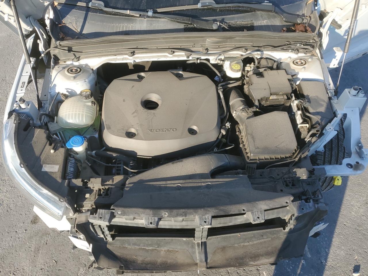 2021 Volvo Xc40 T5 Momentum VIN: YV4162UK4M2486524 Lot: 93013175