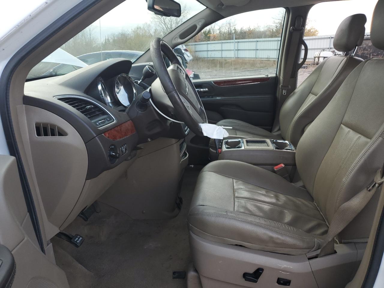 2014 Chrysler Town & Country Touring VIN: 2C4RC1BG2ER329357 Lot: 91291035