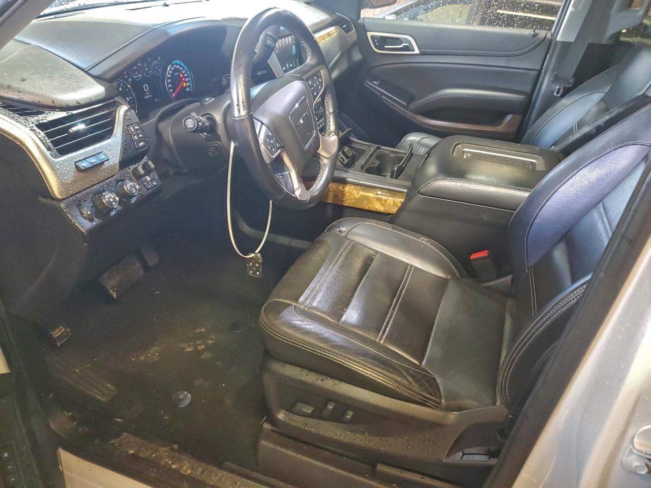 2018 GMC Yukon Xl Denali VIN: 1GKS2HKJ7JR402963 Lot: 92752975