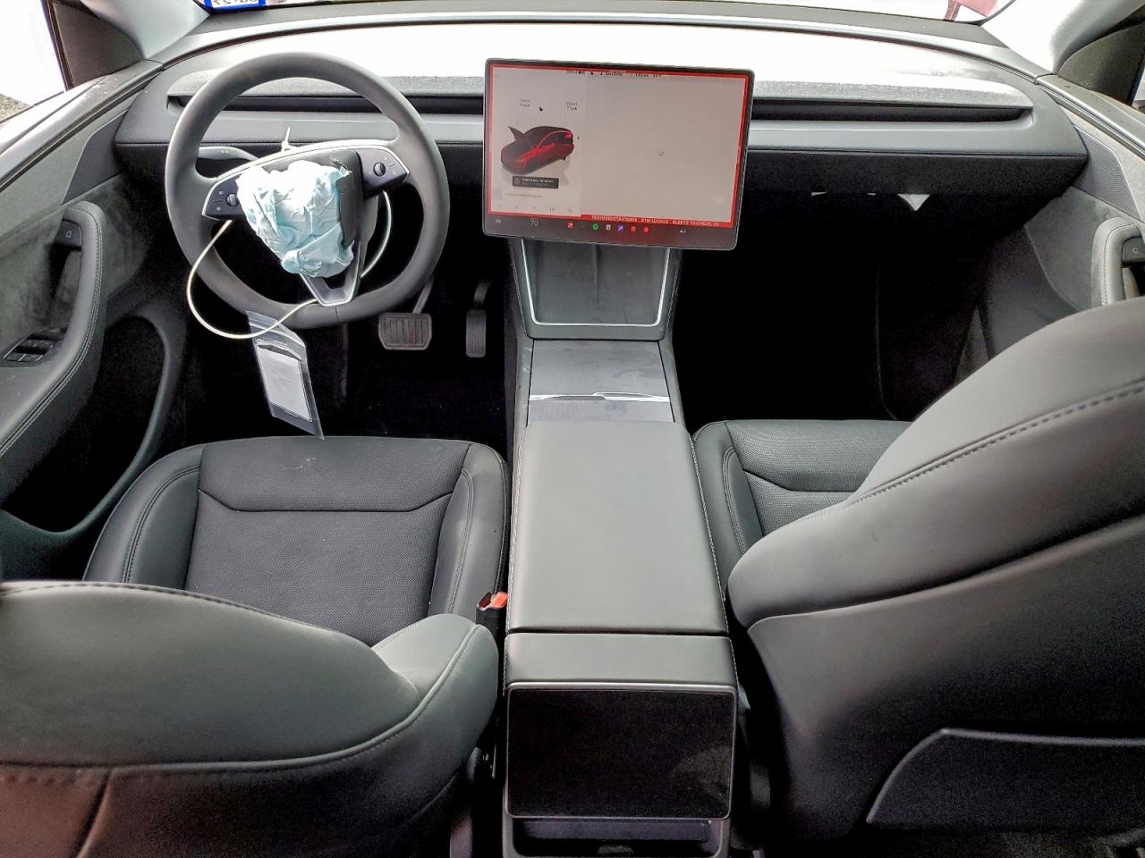 2026 Tesla Model Y VIN: 7SAYGDED0TA470309 Lot: 93713595