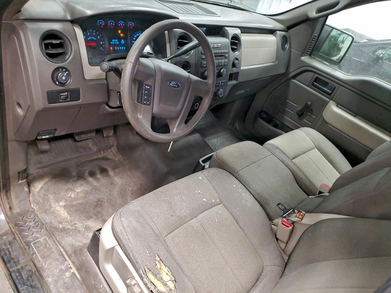 2010 Ford F150 VIN: 1FTMF1CW5AKB03992 Lot: 93676875