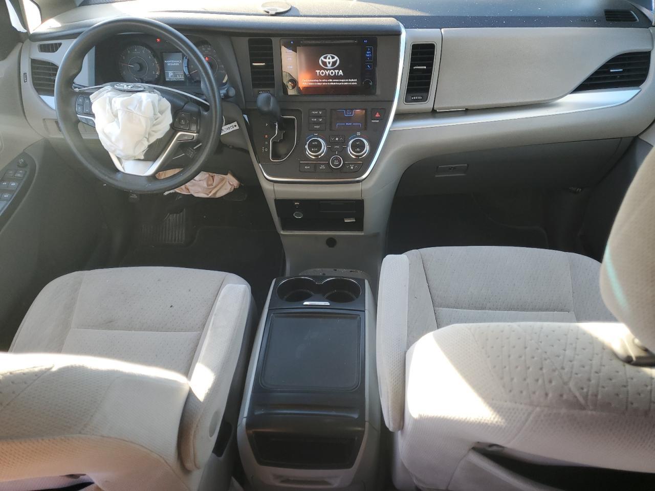 2015 Toyota Sienna Le VIN: 5TDKK3DC6FS674880 Lot: 85402375