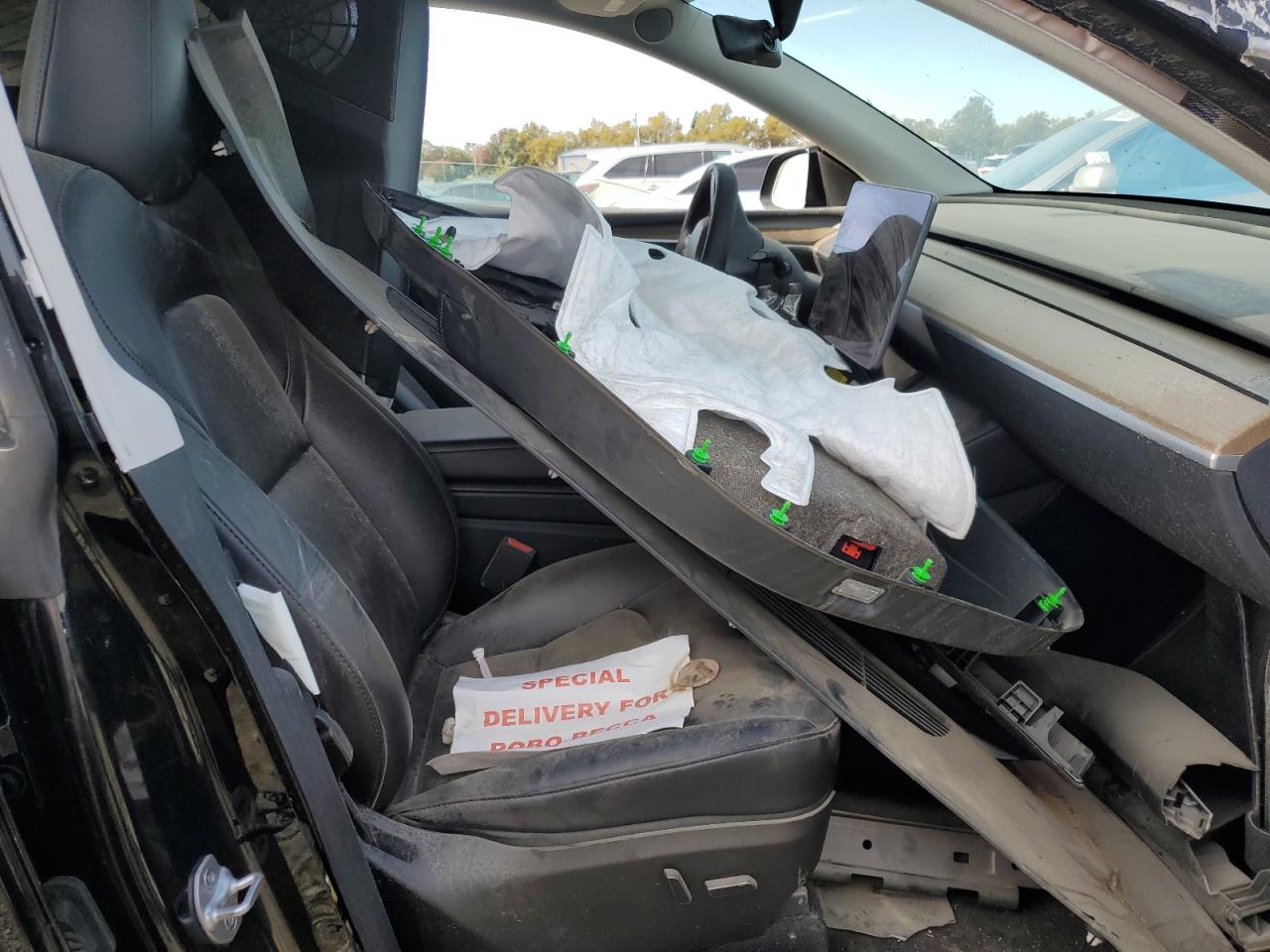 2023 Tesla Model Y VIN: 7SAYGDEE7PF748608 Lot: 90137635