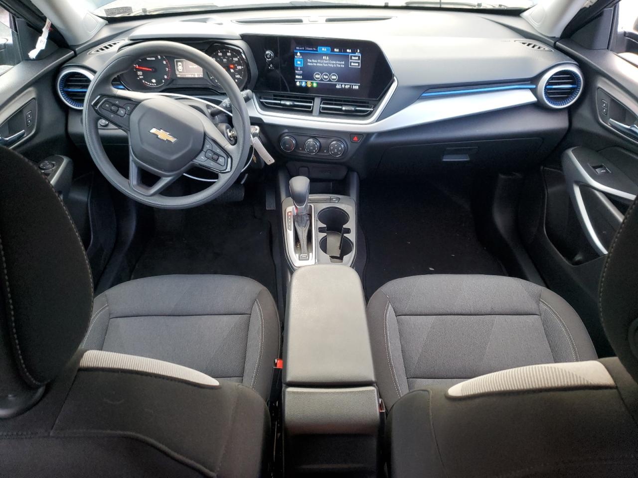 2025 Chevrolet Trax Ls VIN: KL77LFEP6SC094592 Lot: 92048905