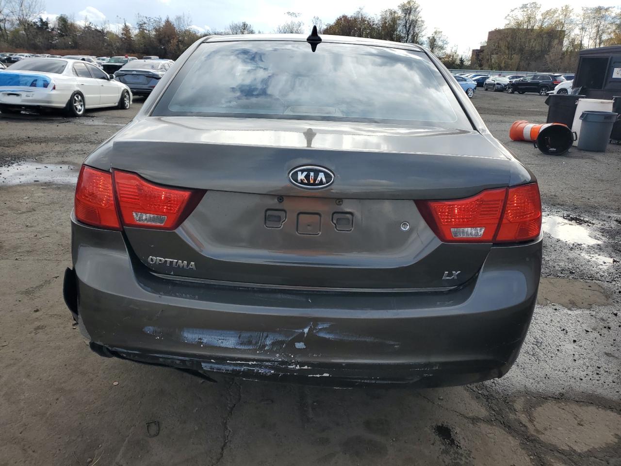 2009 Kia Optima Lx VIN: KNAGE228495281795 Lot: 90402325
