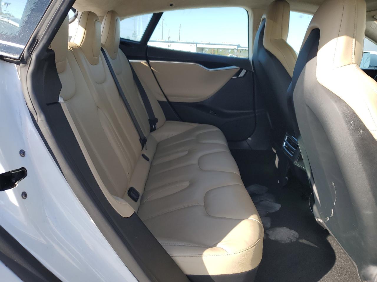 2016 Tesla Model S VIN: 5YJSA1E22GF141783 Lot: 92808305