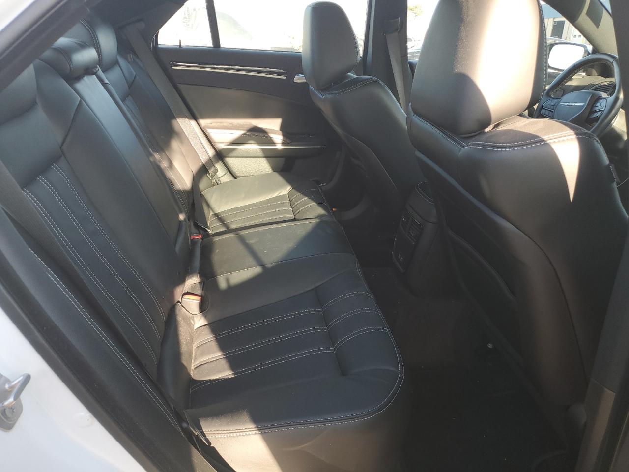 2017 Chrysler 300 S VIN: 2C3CCABG5HH593841 Lot: 92123335