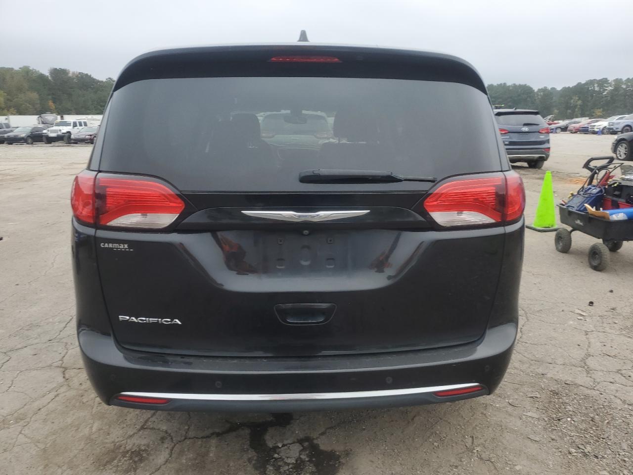2018 Chrysler Pacifica Touring L VIN: 2C4RC1BG1JR119892 Lot: 91607835