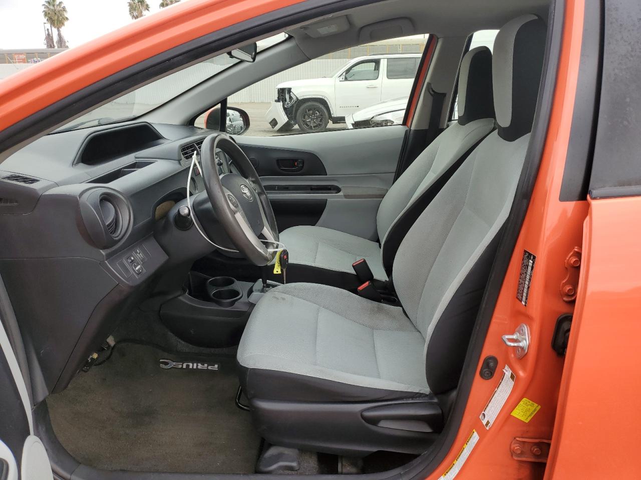 2013 Toyota Prius C VIN: JTDKDTB3XD1055903 Lot: 92491245