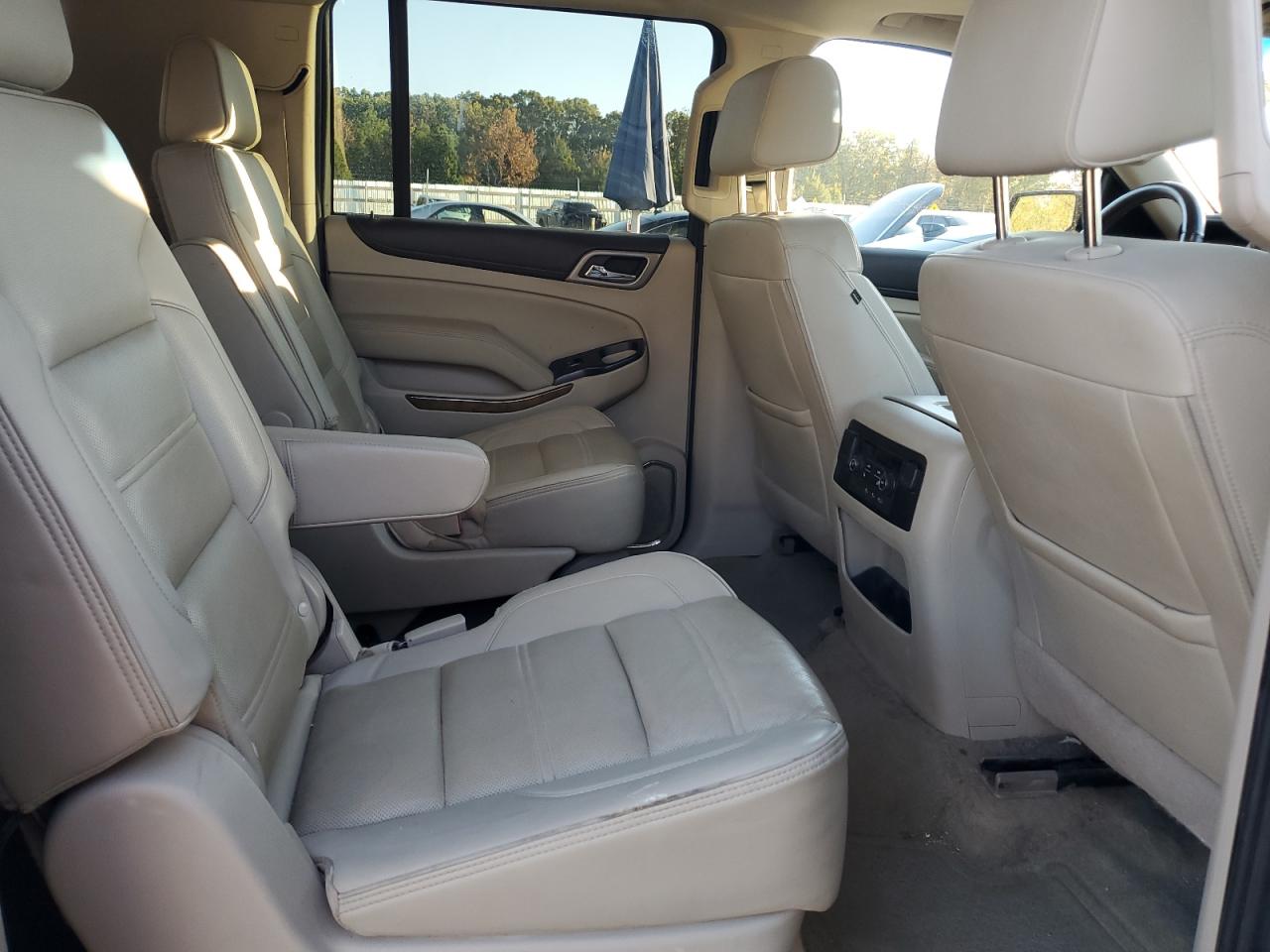 2017 GMC Yukon Xl Denali VIN: 1GKS2HKJ1HR266775 Lot: 90705805