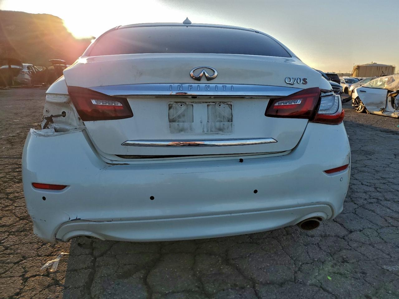 2017 Infiniti Q70 3.7 VIN: JN1BY1AP7HM741482 Lot: 93987195