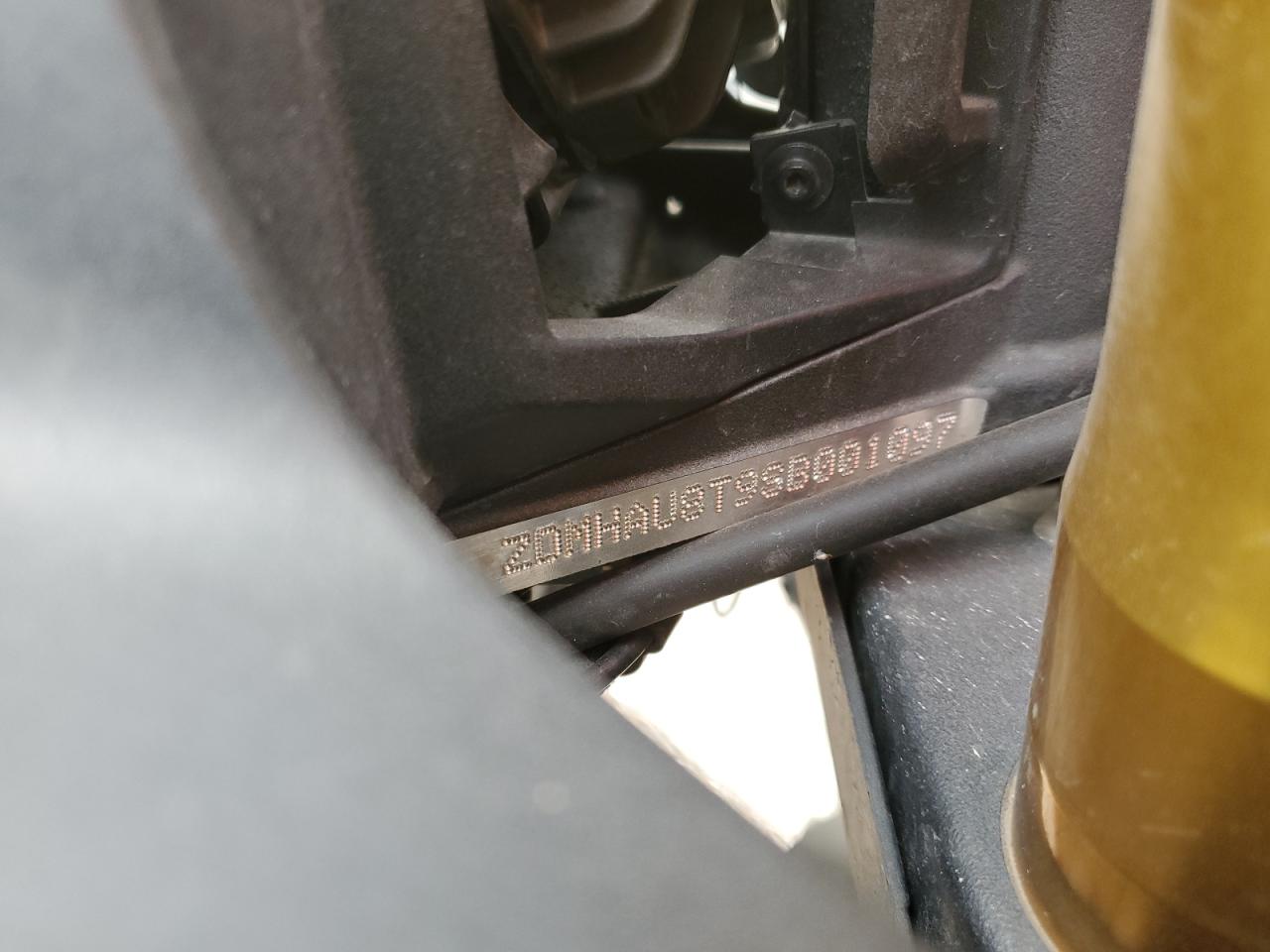 2025 Ducati Panigale V2 VIN: ZDMHAU8T9SB001097 Lot: 71892615