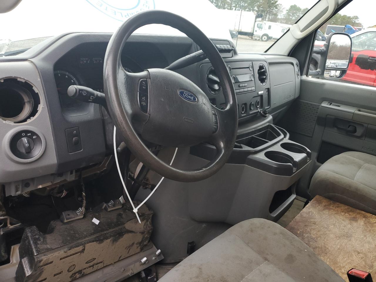 2019 Ford Econoline E350 Super Duty Cutaway Van VIN: 1FDWE3F65KDC36756 Lot: 92367955