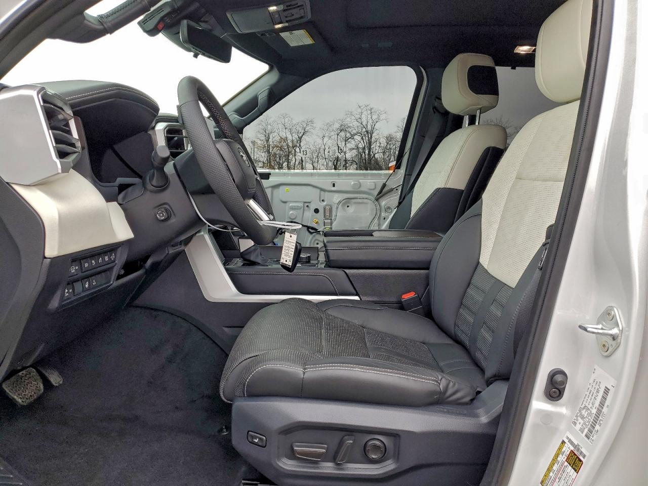 2025 Toyota Sequoia Sr5 VIN: 7SVAAABA6SX069370 Lot: 93749175