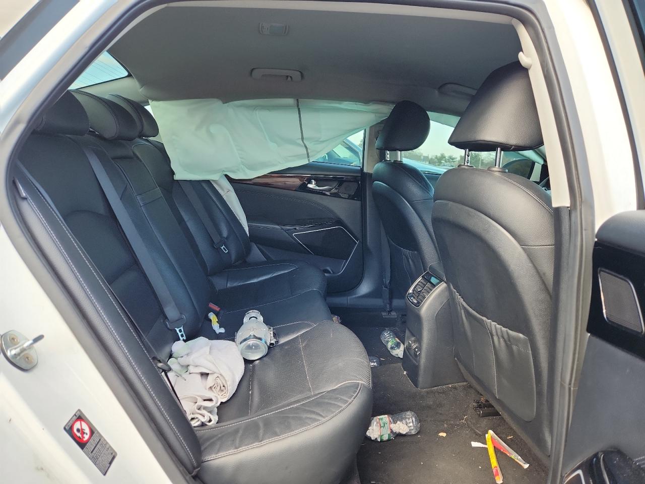 2017 Kia Cadenza Premium VIN: KNALB4J17H5067406 Lot: 92476575