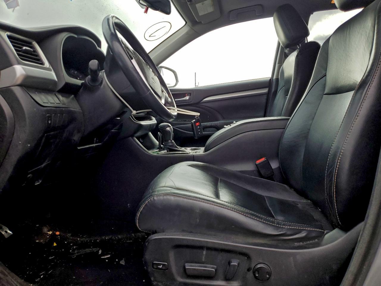 2016 Toyota Highlander Xle VIN: 5TDJKRFH4GS233046 Lot: 93352565