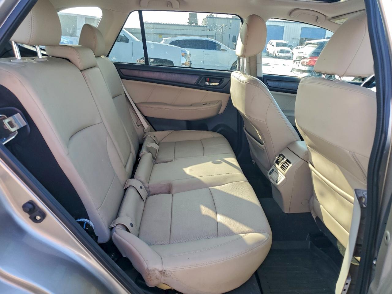 2018 Subaru Outback 3.6R Limited VIN: 4S4BSENC4J3344168 Lot: 93935725