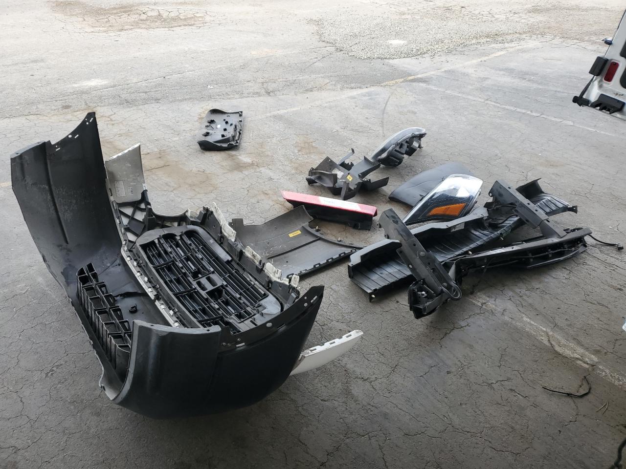 2019 Ford Transit T-150 Delivery Van VIN: 1FTYE1YM7KKB24016 Lot: 92485235