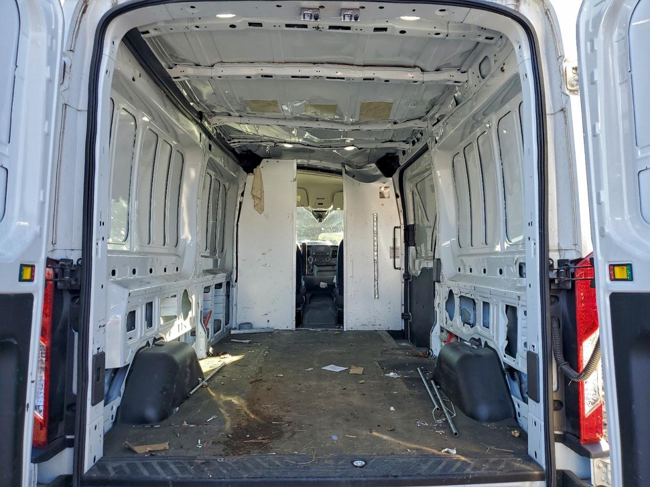 2022 Ford Transit T-250 VIN: 1FTBR1C88NKA07182 Lot: 93517395