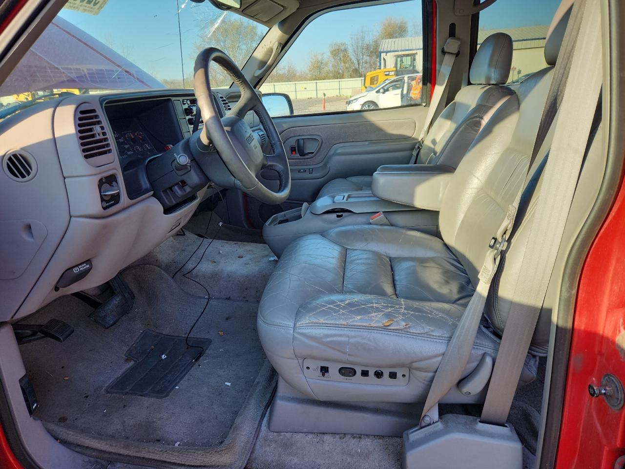 1999 GMC Yukon VIN: 1GKEK13RXXR504338 Lot: 92609515