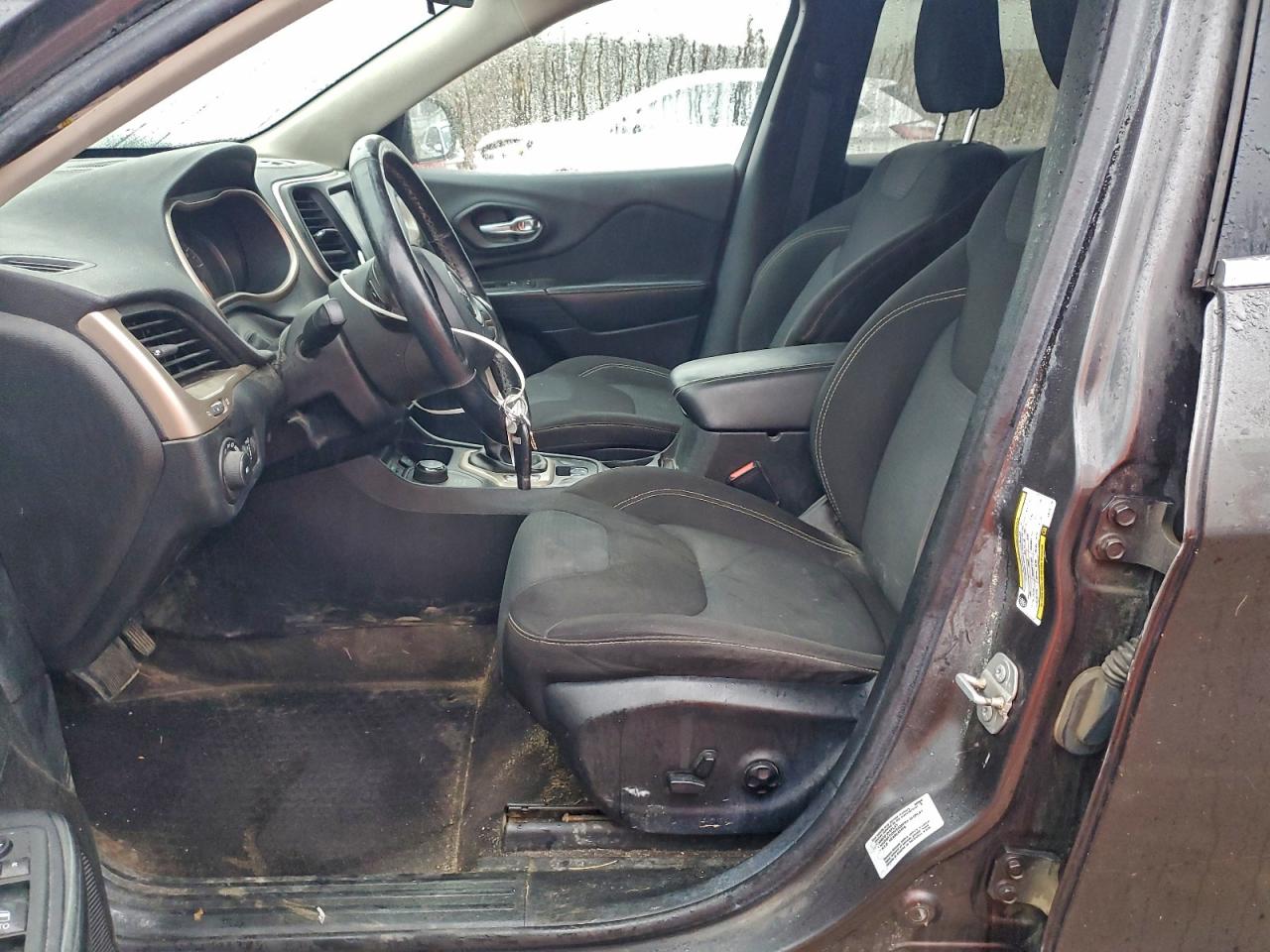 2016 Jeep Cherokee Latitude VIN: 1C4PJMCS1GW262116 Lot: 93696415