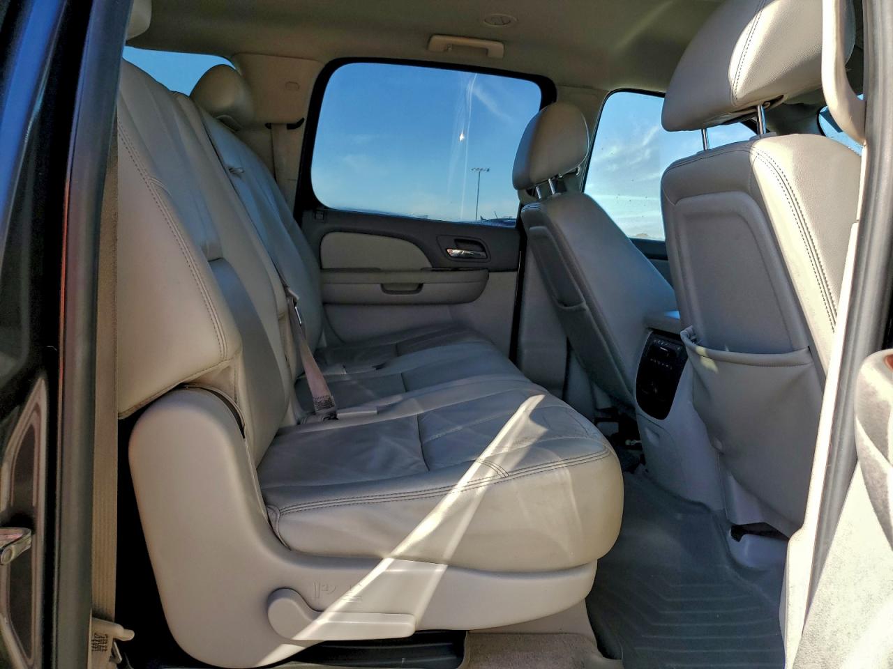 2010 GMC Yukon Xl K1500 Slt VIN: 1GKUKKE36AR125547 Lot: 93834555