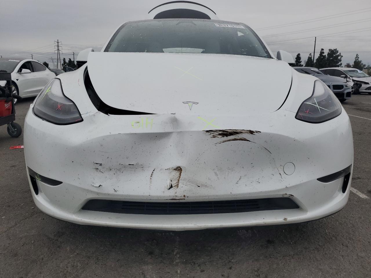 2023 Tesla Model Y VIN: 7SAYGDEF6PF807611 Lot: 92821015