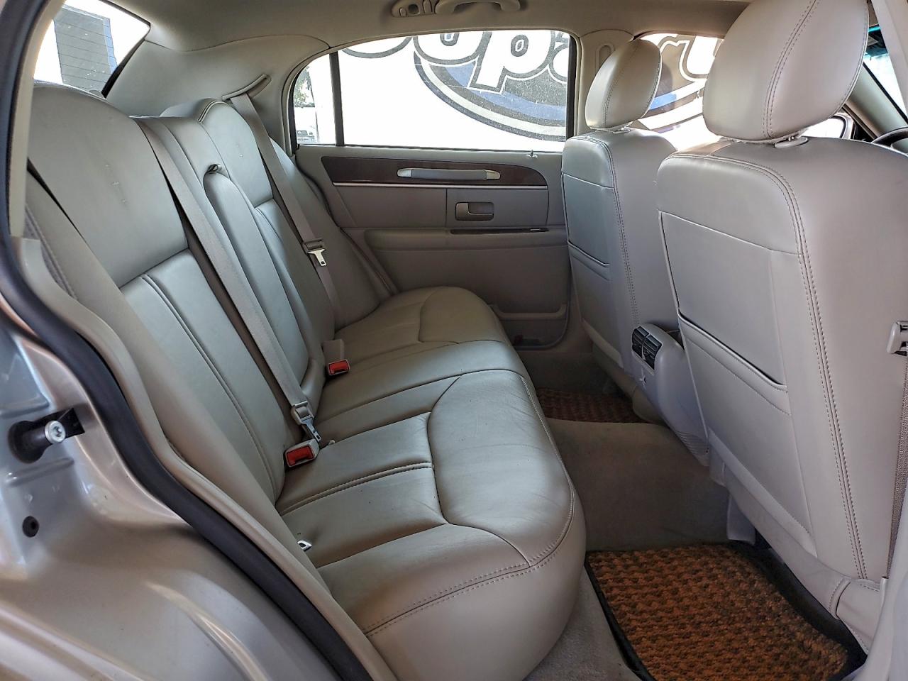 2007 Lincoln Town Car Signature Limited VIN: 1LNHM82V57Y639691 Lot: 94415275