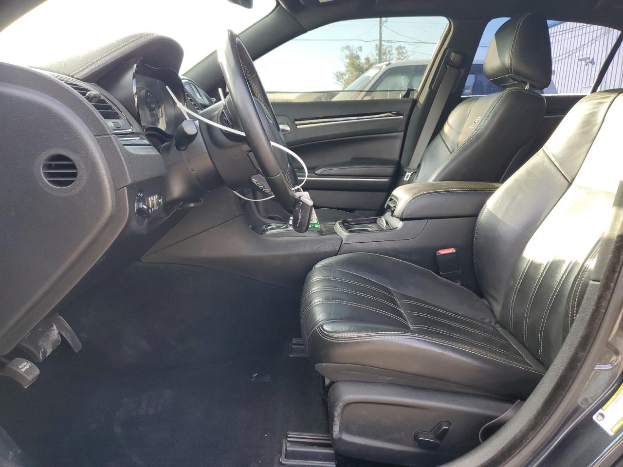 2019 Chrysler 300 S VIN: 2C3CCAGGXKH698357 Lot: 92730775