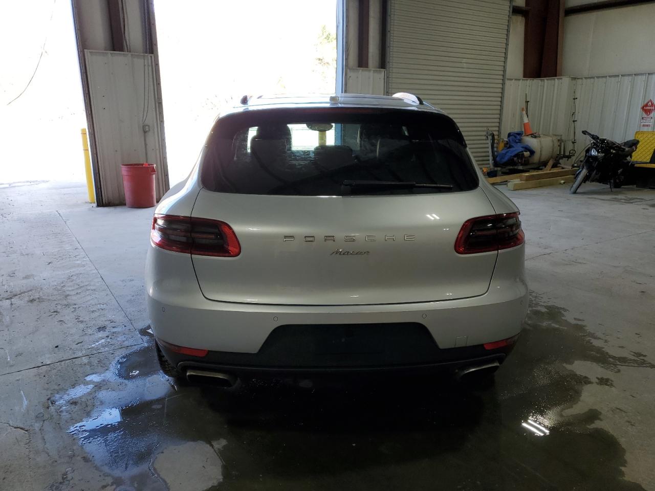 2017 Porsche Macan VIN: WP1AA2A52HLB05526 Lot: 92675155