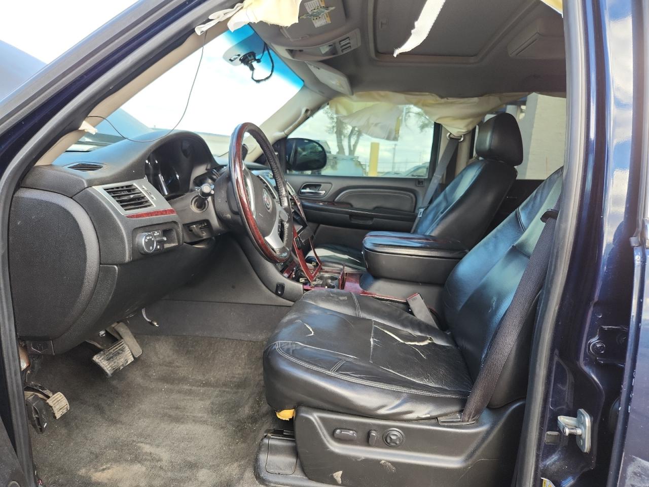 2008 Cadillac Escalade Luxury VIN: 1GYFK63868R182961 Lot: 93258325